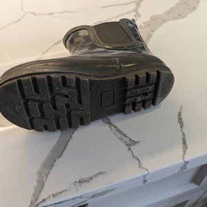 Boys size 11 camo rain boots